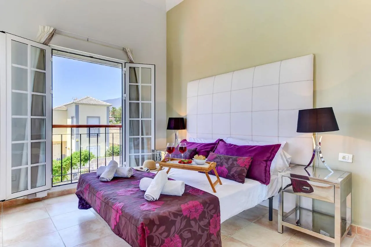 Villa Atenas By Villa Plus أذيخي 0*,  إسبانيا